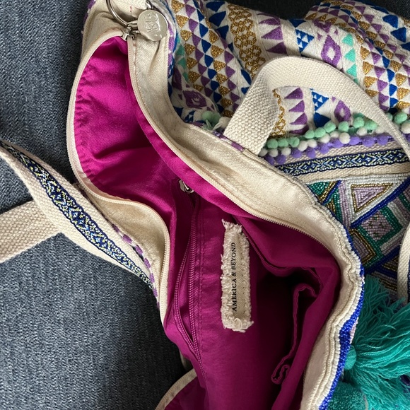 Totes American & Beyond - Picture 2 of 3